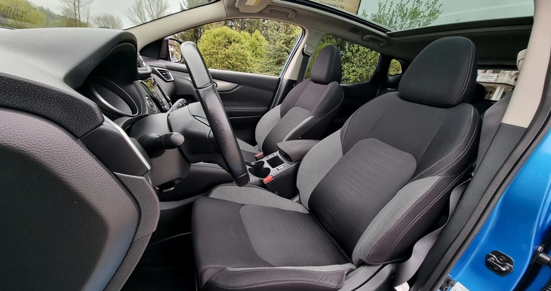 Nissan Qashqai cena 82900 przebieg: 77400, rok produkcji 2017 z Łomża małe 781